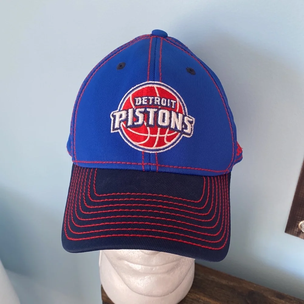Adidas NBA Detroit Pistons Large/XL Embroidered Hat - Picture 2 of 8